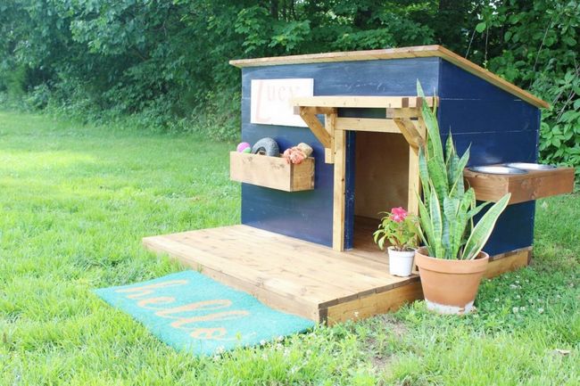 DIY Dog House With Rooftop Deck