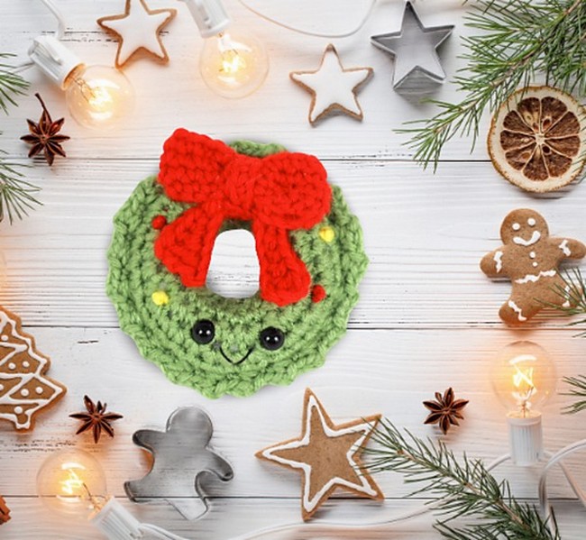 Crochet Christmas Wreath Amigurumi Pattern