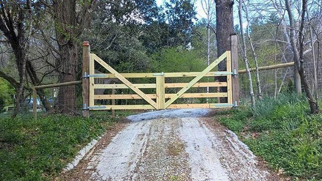DIY Wood Gate Plans