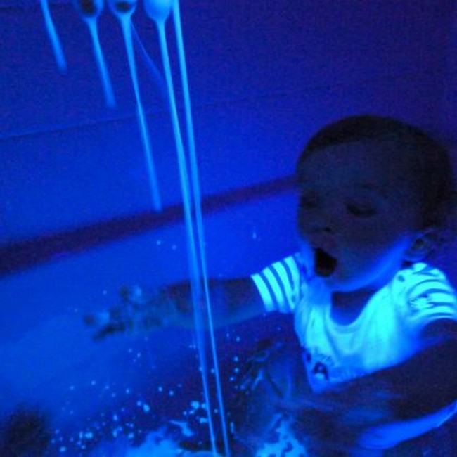 Awesome Glow-in-the-dark Oobleck