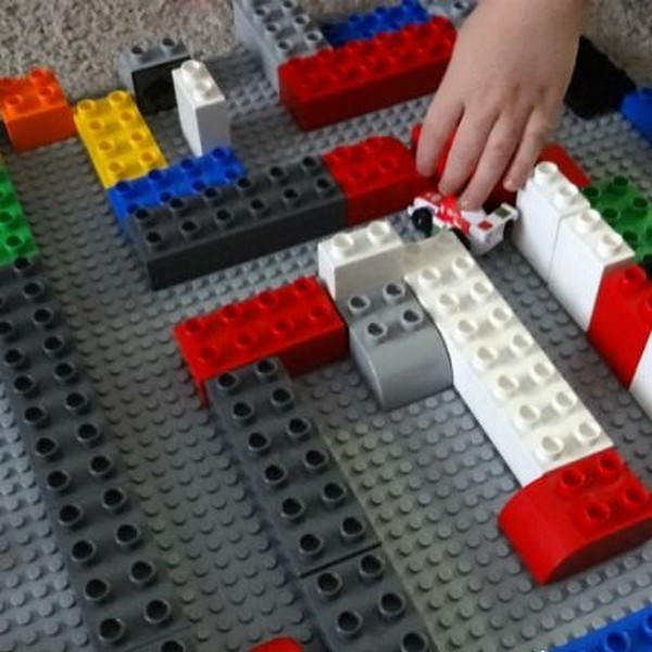 CREATIVE MAZE OUT OF LEGOS