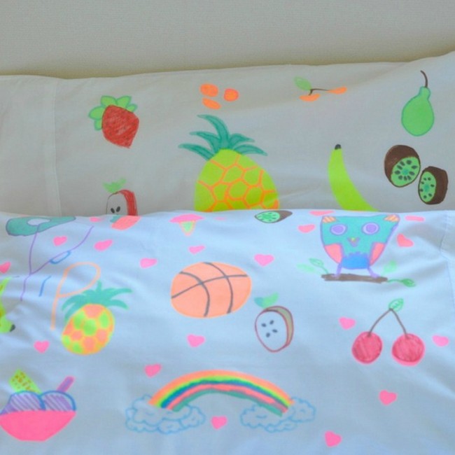 Easy And Crafty Coloring Pillowcases
