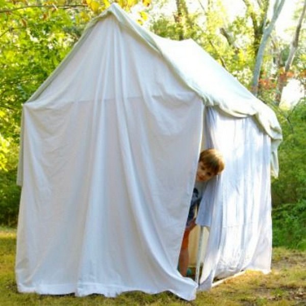 SAVE THOSE OLD PVCS FOR YOUR PRESCHOOLER’S TENT