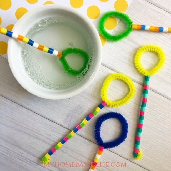 Super Easy Pipe Cleaner Bubble Wands