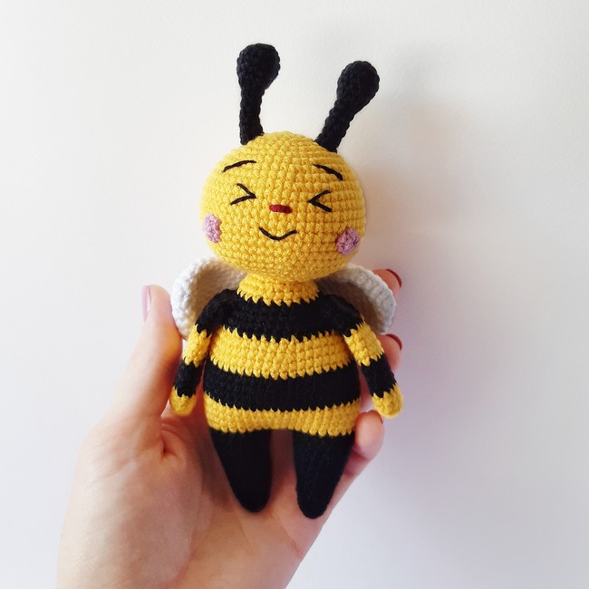 Small Crochet Bee Pattern