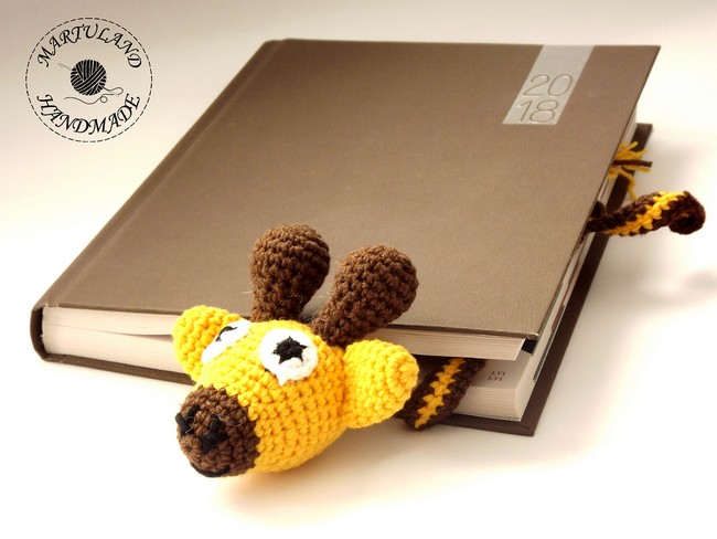 Crochet Giraffe Bookmark