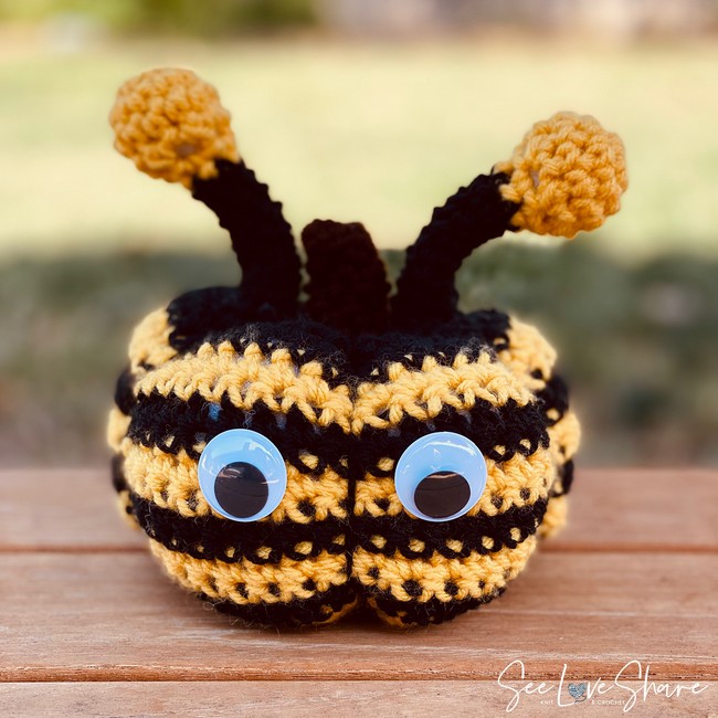 Crochet Bumble Bee Pumpkin
