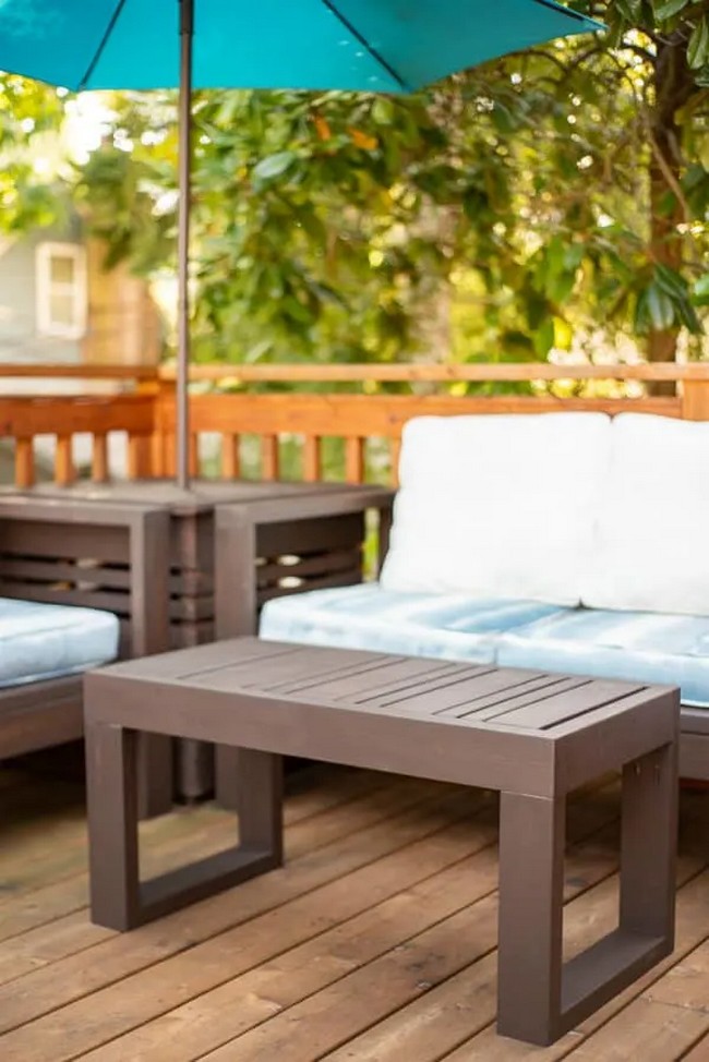 Easy Outdoor Table