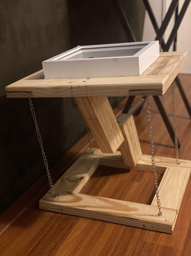 Floating Tensegrity Table