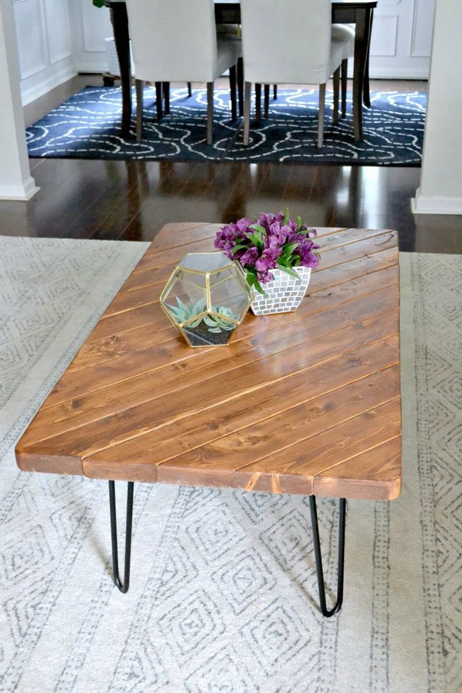 easy to make table with hairpin legs 